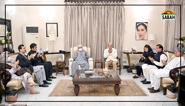 PM Shehbaz offers condolence with Zardari on demise of his mother