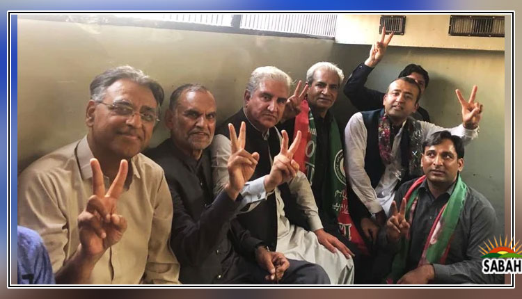 PTI leaders, workers initiate Jail Bharo movement; Shah Mahmood, Asad Umar, Azam Swati, others present arrest voluntarily