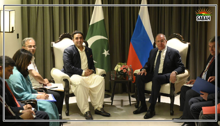 FM Bilawal, Russian FM discuss bilateral, regional & int’l matters of mutual interest on the sidelines of SCO CFMs meeting in Goa